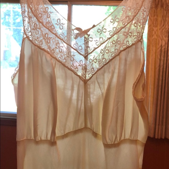 Vintage cream slip - Picture 2 of 3